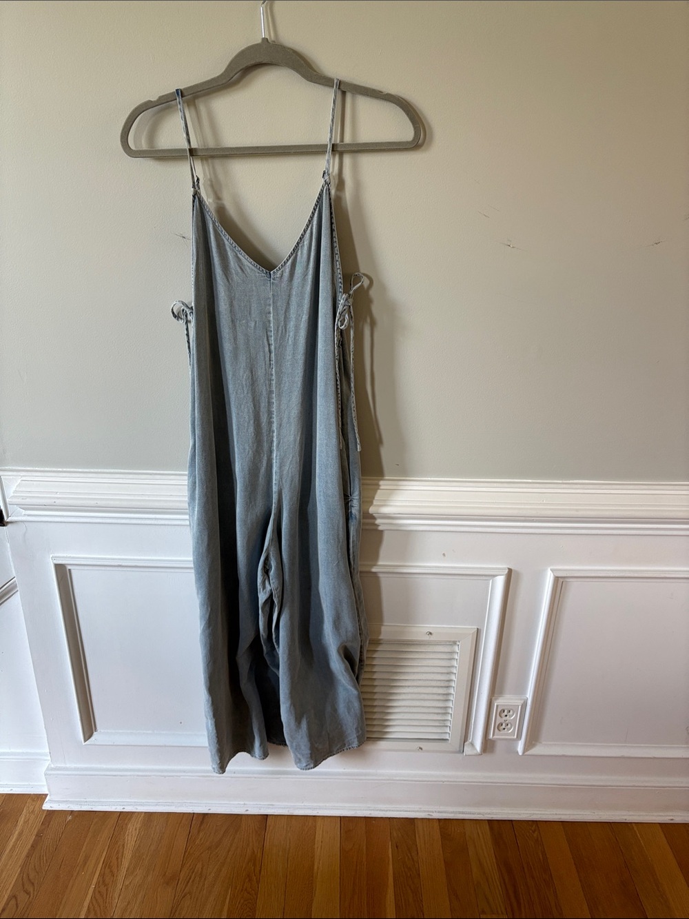 Chambray romper with tie sides and zipper detail, size small